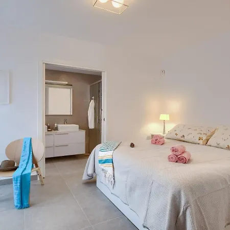 Two Minutes To The Appartement *