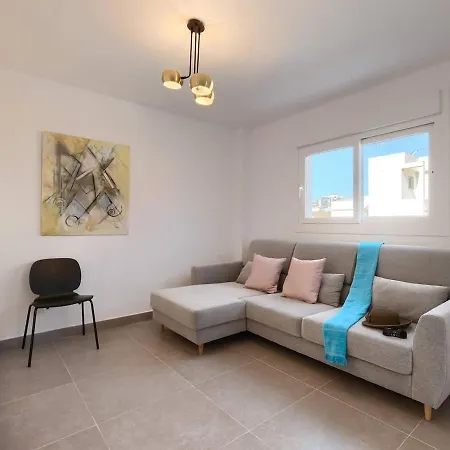 Two Minutes To The Apartment