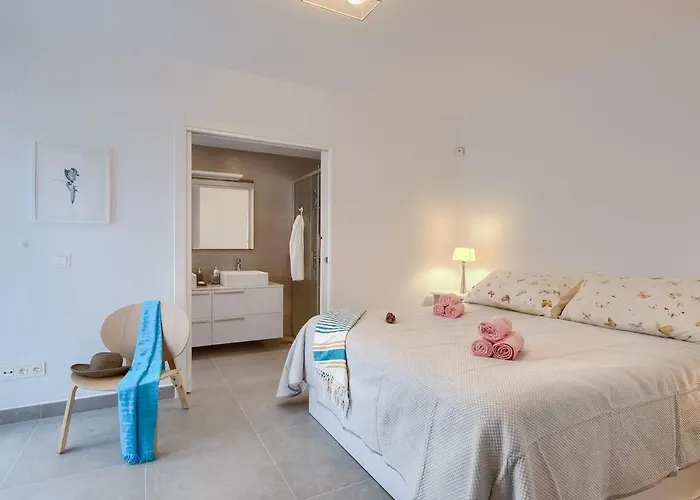Two Minutes To The Appartement *