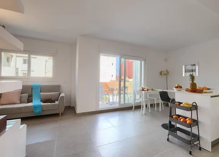 Two Minutes To The Appartement